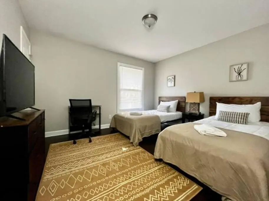 Apartament Cheerful 2-Story Apt W/ High Speed Wi-Fi & Patio! Charlotte