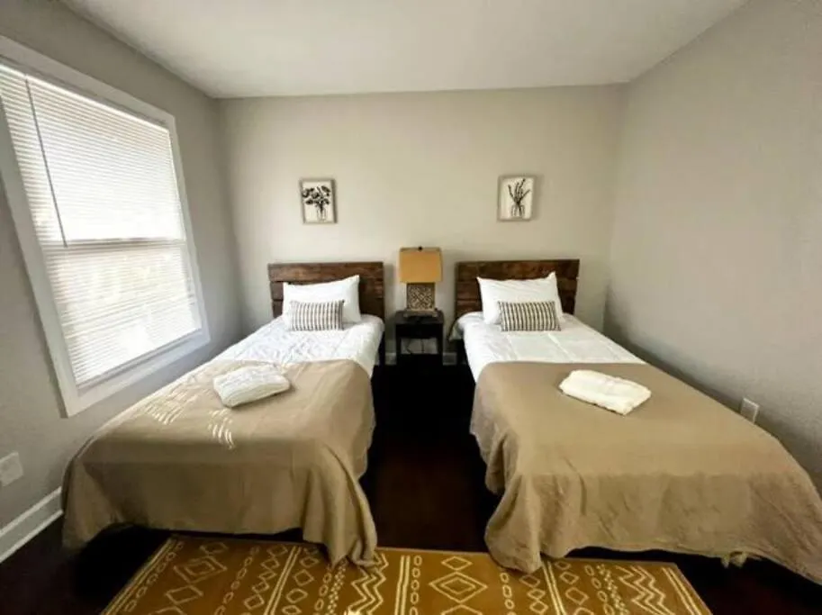 Apartament Cheerful 2-Story Apt W/ High Speed Wi-Fi & Patio! Charlotte